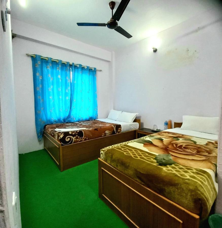 Hotel Aarjan And Restaurant Pokhara Exterior foto